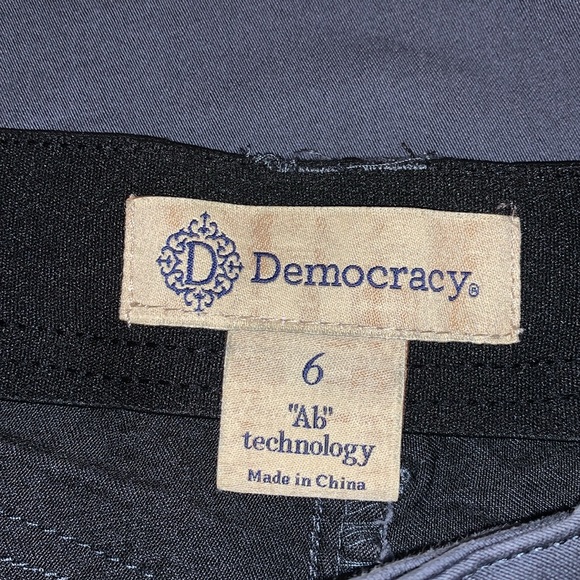 Democracy Jeans - Picture 3 of 7